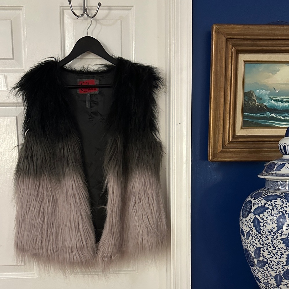 Women’s Celsius Premium Black & Gray Ombré Faux Fur Vest Size Large